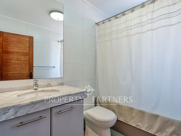 Amplia casa en venta estilo chileno en La Reina