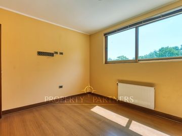 Amplia casa en venta estilo chileno en La Reina