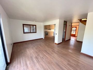 Casa comercial en Calle Gabriela Mistral