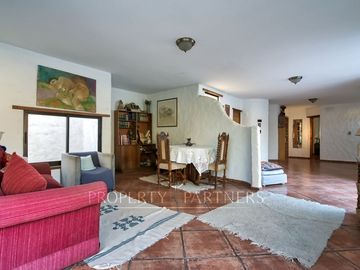 Oportunidad, Inigualable entorno, venta de casa en La Reina