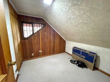 Estupenda casa comercial a una cuadra de Av. Alemania