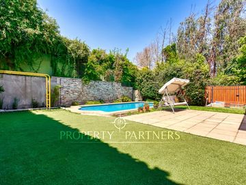 ,En condominio casa en Venta en La Reina
