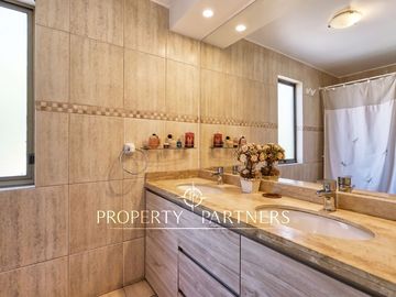 ,En condominio casa en Venta en La Reina