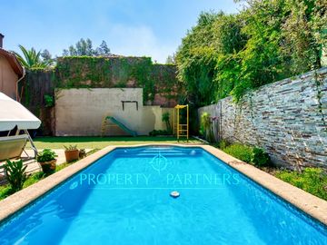 ,En condominio casa en Venta en La Reina