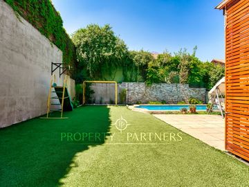 ,En condominio casa en Venta en La Reina