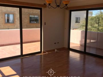Condominio DaVinci, casa de 4 habitaciones con piscina