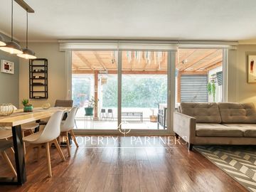 Linda y segura casa en venta, en condominio, Peñalolén