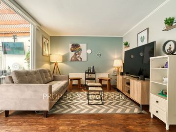 Linda y segura casa en venta, en condominio, Peñalolén