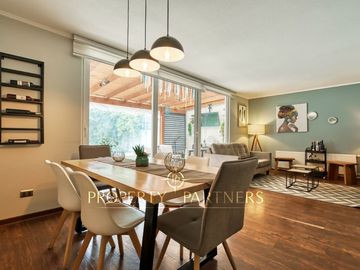 Linda y segura casa en venta, en condominio, Peñalolén