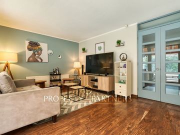 Linda y segura casa en venta, en condominio, Peñalolén