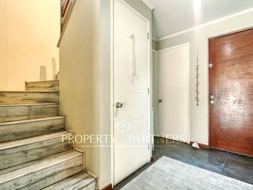 Linda y segura casa en venta, en condominio, Peñalolén