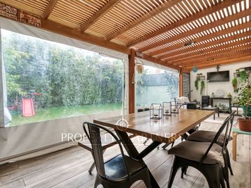 Linda y segura casa en venta, en condominio, Peñalolén