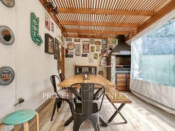 Linda y segura casa en venta, en condominio, Peñalolén