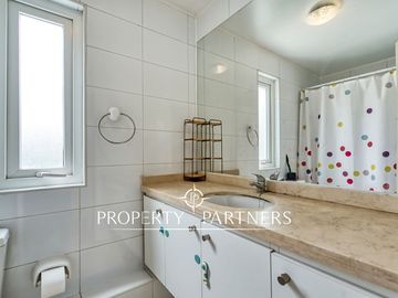 Linda y segura casa en venta, en condominio, Peñalolén