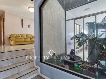 Vende casa amplia hermosa vista en Jardines del Sur