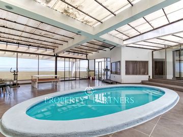 Vende casa amplia hermosa vista en Jardines del Sur