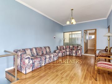 Vende casa amplia hermosa vista en Jardines del Sur