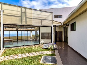 Vende casa amplia hermosa vista en Jardines del Sur