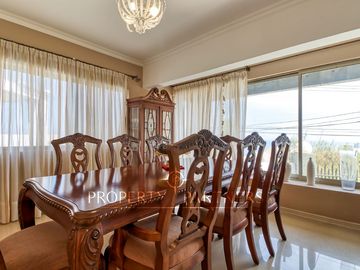Vende casa amplia hermosa vista en Jardines del Sur