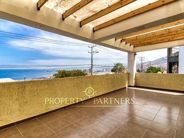 Vende casa amplia hermosa vista en Jardines del Sur