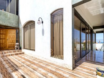 Vende casa amplia hermosa vista en Jardines del Sur