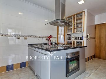 Vende casa amplia hermosa vista en Jardines del Sur
