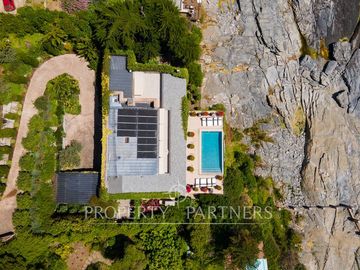 Casa en primera línea frente al mar cerca de Chiringuito Zapallar