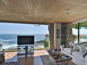 Casa en primera línea frente al mar cerca de Chiringuito Zapallar