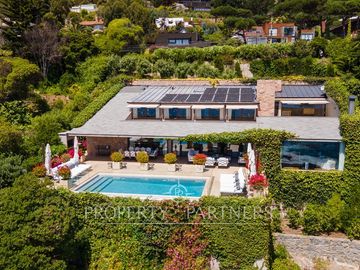Casa en primera línea frente al mar cerca de Chiringuito Zapallar