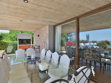 Casa en primera línea frente al mar cerca de Chiringuito Zapallar