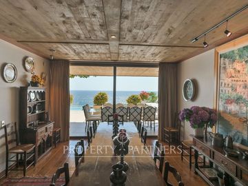 Casa en primera línea frente al mar cerca de Chiringuito Zapallar