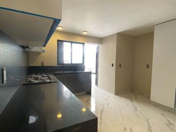 Casa  en Venta remodelada en Residencial Victoria