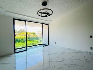 Casa  en Venta remodelada en Residencial Victoria