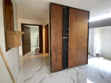 Casa  en Venta remodelada en Residencial Victoria