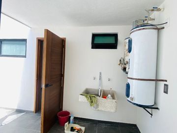 Casa  en Venta remodelada en Residencial Victoria