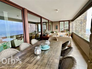 Departamento en Venta en Espectacular departamento en Vitacura con insuperable vista