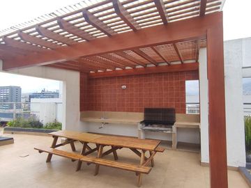Departamento Moderno con linda vista de 2 Habitaciones cerca a la U Católica - Quito