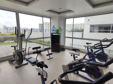 Departamento Moderno con linda vista de 2 Habitaciones cerca a la U Católica - Quito