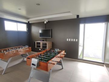 Departamento Moderno con linda vista de 2 Habitaciones cerca a la U Católica - Quito