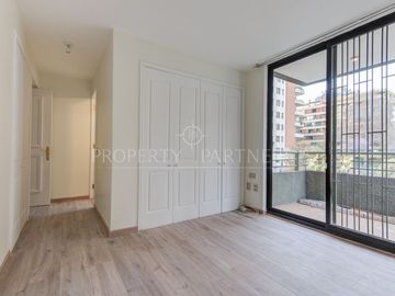 Departamento renovado en barrio residencial El Vergel, ideal inversión, Providencia