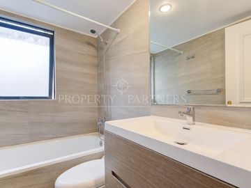 Departamento renovado en barrio residencial El Vergel, ideal inversión, Providencia