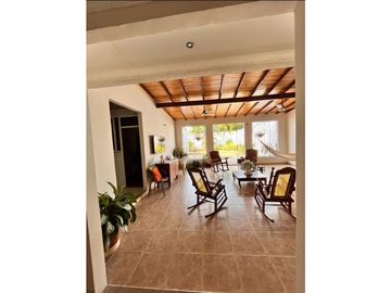 VENTA DE CASA EN LA CASTELLANA DE MONTERA