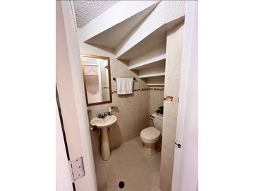 VENTA DE CASA EN LA CASTELLANA DE MONTERA