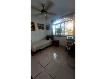 Se vende casa en Brisas del Golf- Piscina