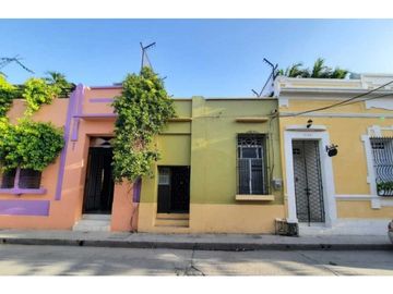 Casa sector Comercial en Centro histórico de Santa Marta.