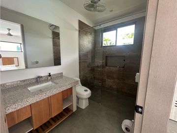 SE VENDE CASA RECIÉN REMODELADA CONDOMINIO EL PEÑÓN GIRARDOT