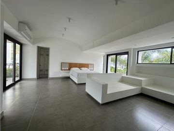 SE VENDE CASA RECIÉN REMODELADA CONDOMINIO EL PEÑÓN GIRARDOT