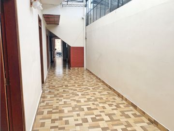VENDO CASA SOBRE CRA 9 CENTRO (SECTOR COMERCIAL)