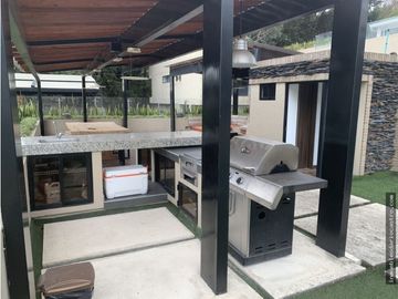 Casa para venta y arriendo de 402 metros Cerros de Suba