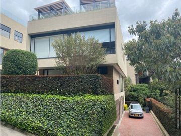 Casa para venta y arriendo de 402 metros Cerros de Suba